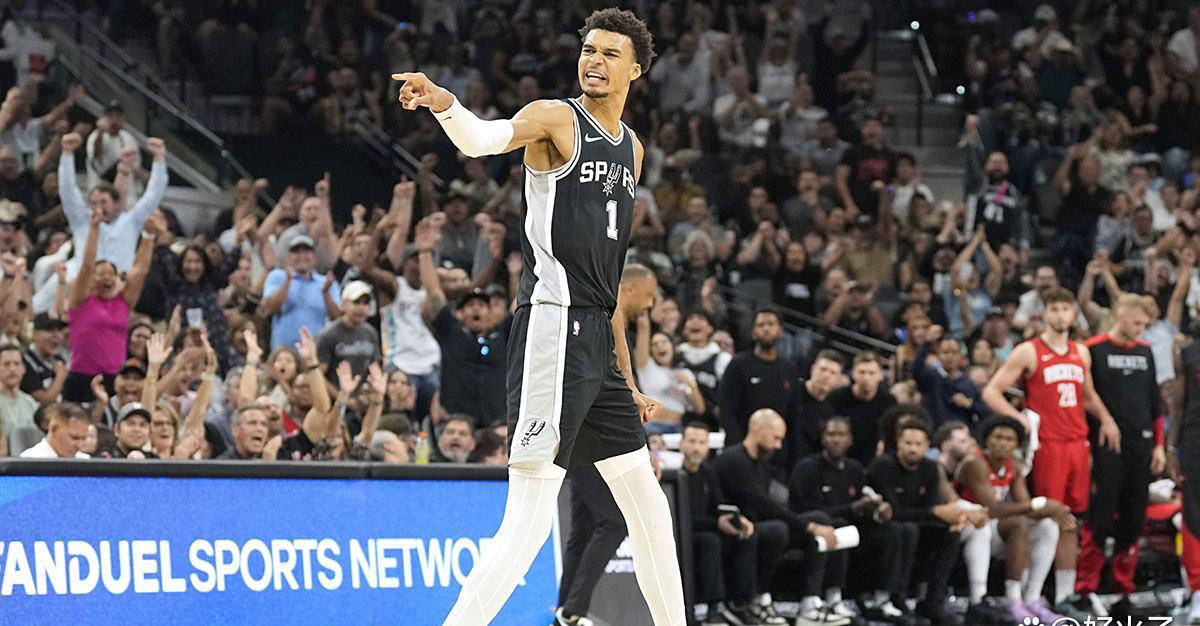 一端是俱乐 一端是俱乐